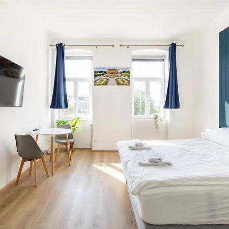 Apartment Near Schoenbrunn & Metro Vienna Luaran gambar