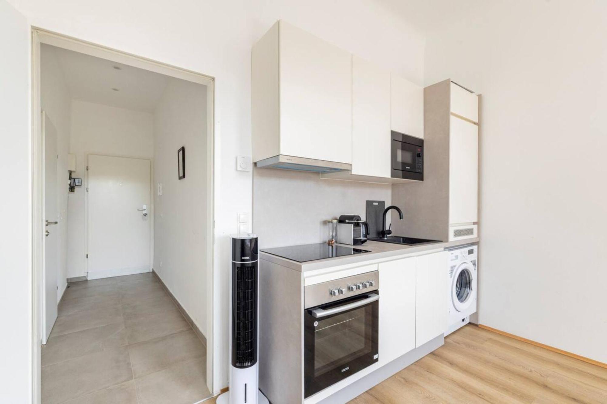 Apartment Near Schoenbrunn & Metro Vienna Luaran gambar